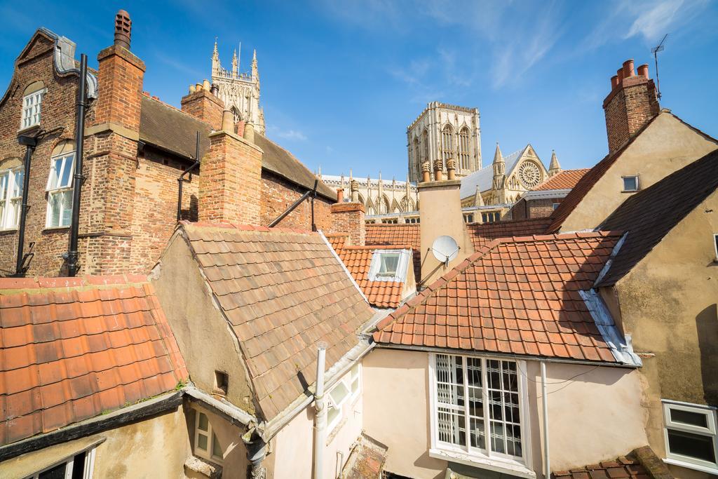 Trembling Madness Apartments York Exterior foto
